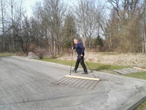 Inge sköter om banan