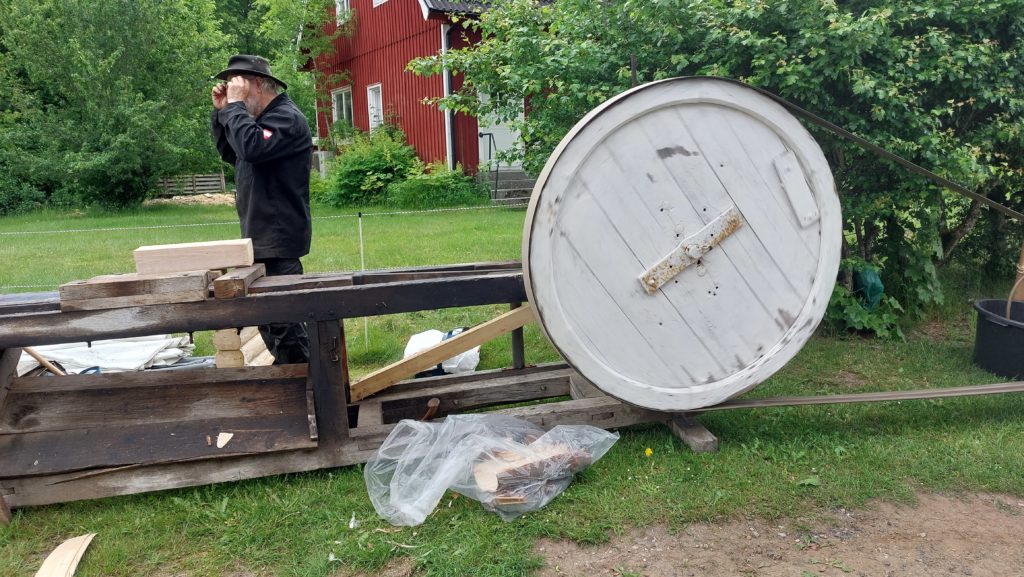 Sågar till takspån!