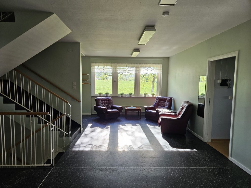 IMAGE 425027977