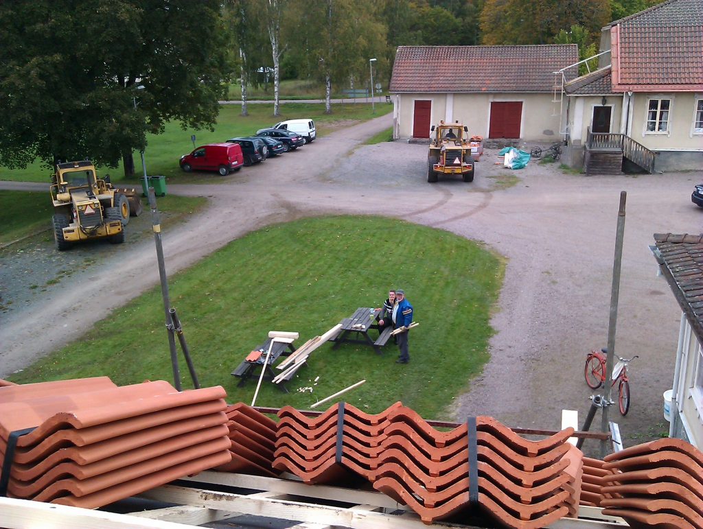En del pannor på plats.