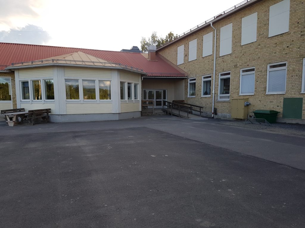 Ingång Till Skola Och Bygdgård