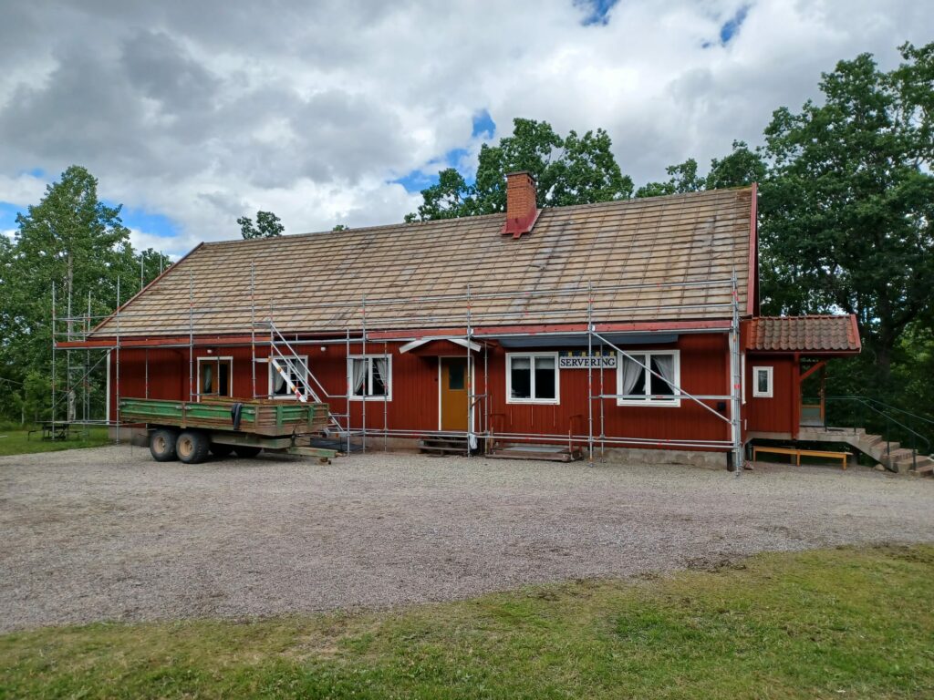 Södra sidan helt nedplockad