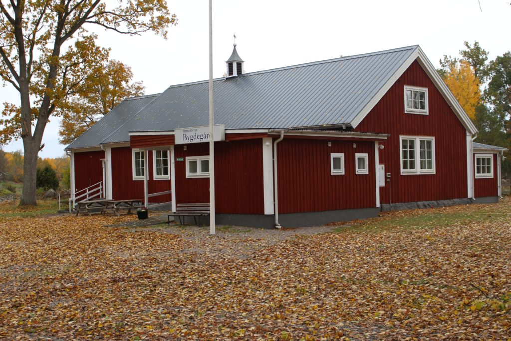 Bygdegården i höstkostym