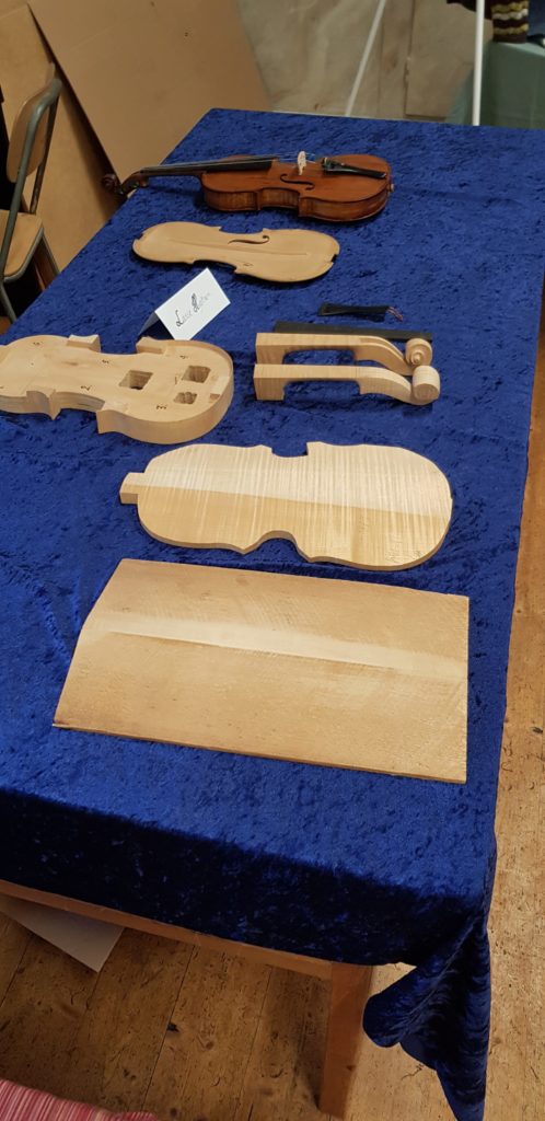 IMAGE 371960744