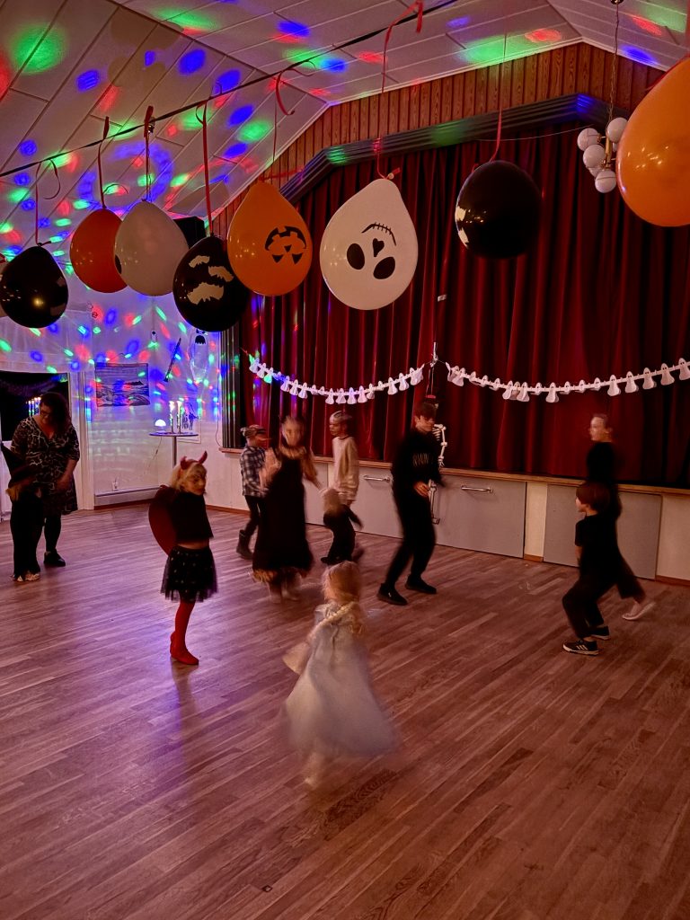Familjekväll med Vi skrämmer Sverige i samband med Halloween. Foto: Caroline P Johansson